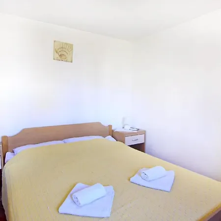 Appartement In Mit Schoener Terrasse *